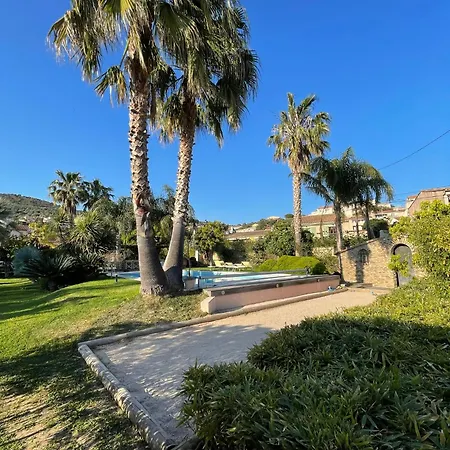 Les Deux Mas * بورم لي ميموزا