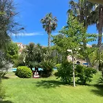 Les Deux Mas