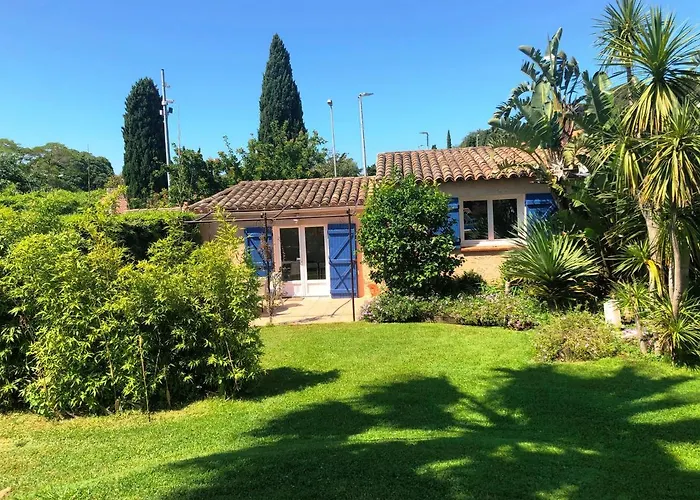 Les Deux Mas Bormes-les-Mimosas